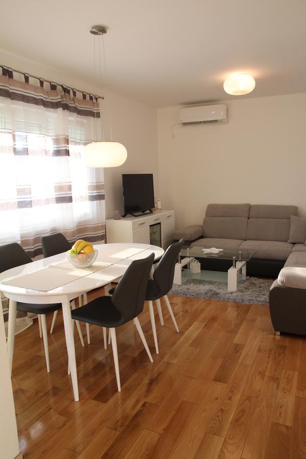 Apartment Mario Podstrana Bagian luar foto