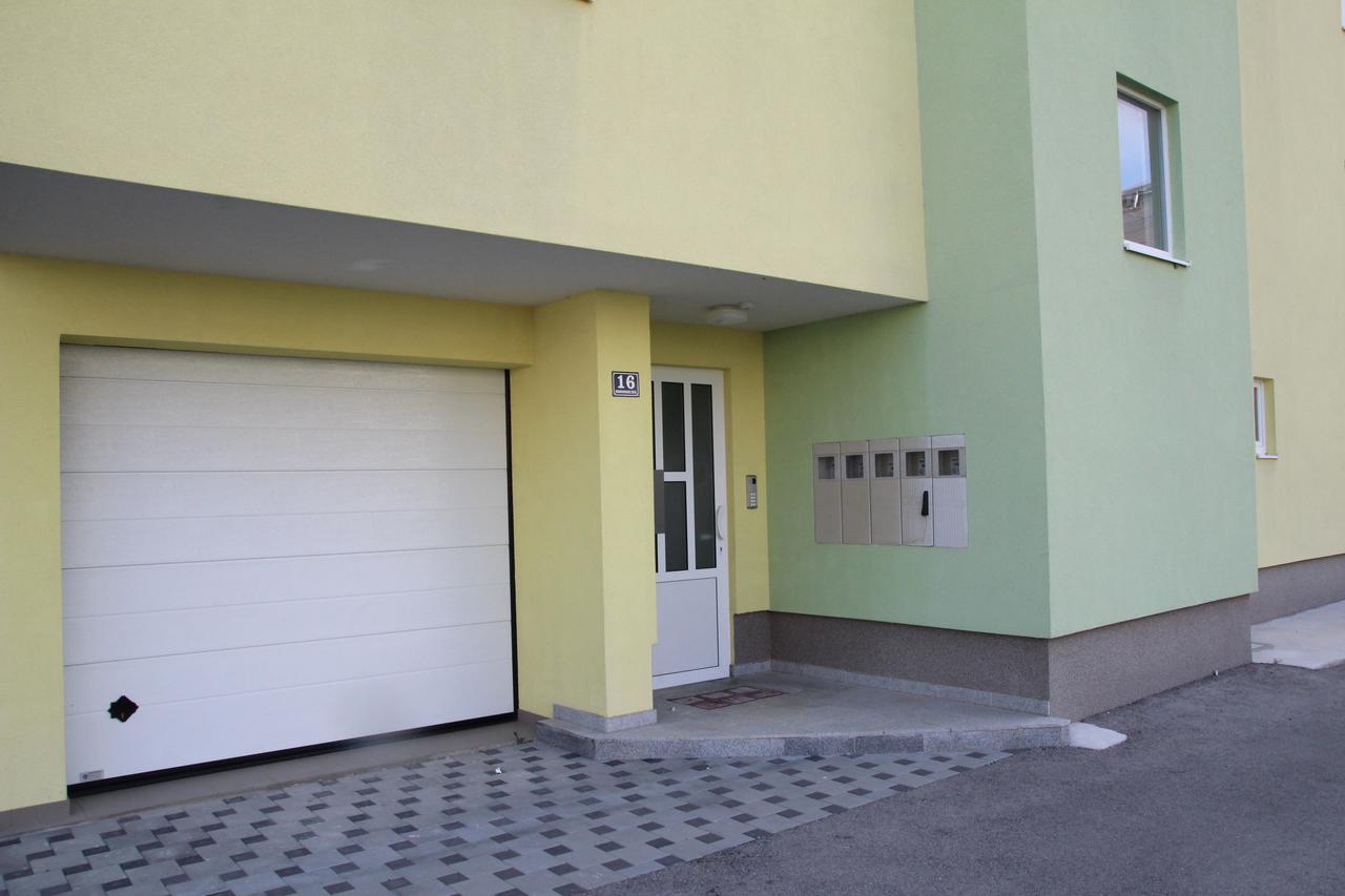 Apartment Mario Podstrana Bagian luar foto