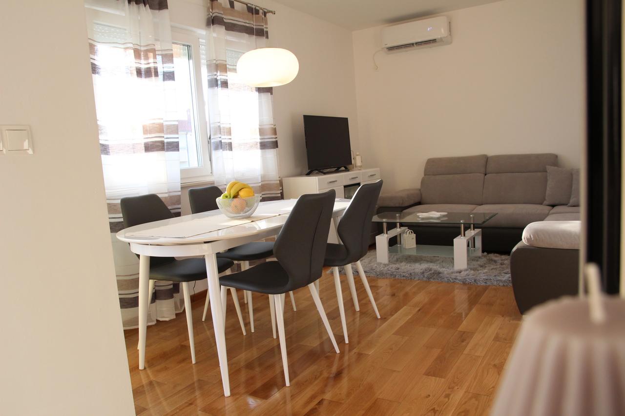 Apartment Mario Podstrana Bagian luar foto
