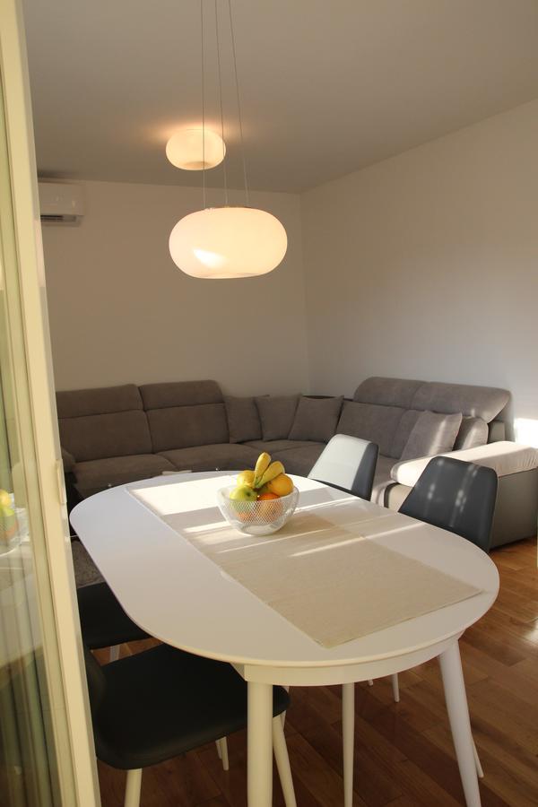 Apartment Mario Podstrana Bagian luar foto