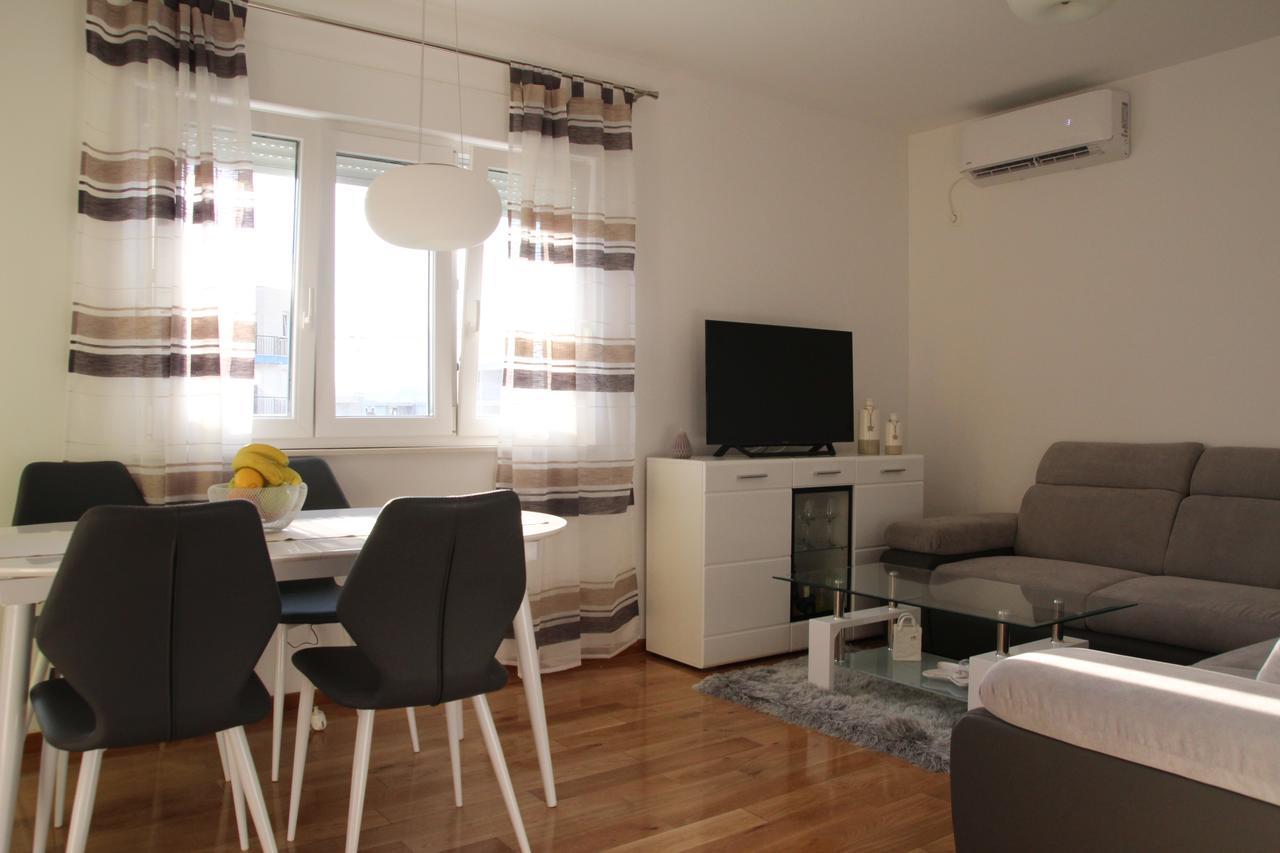 Apartment Mario Podstrana Bagian luar foto
