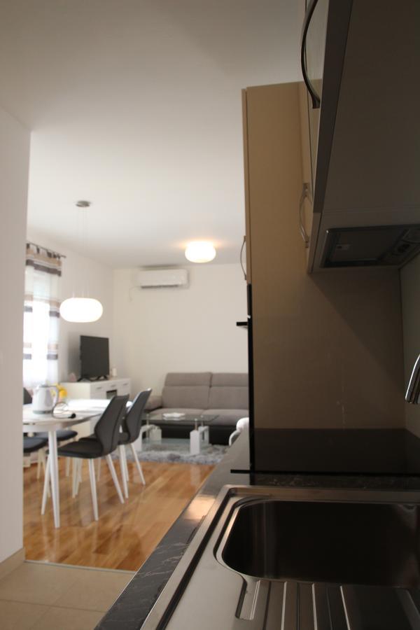 Apartment Mario Podstrana Bagian luar foto