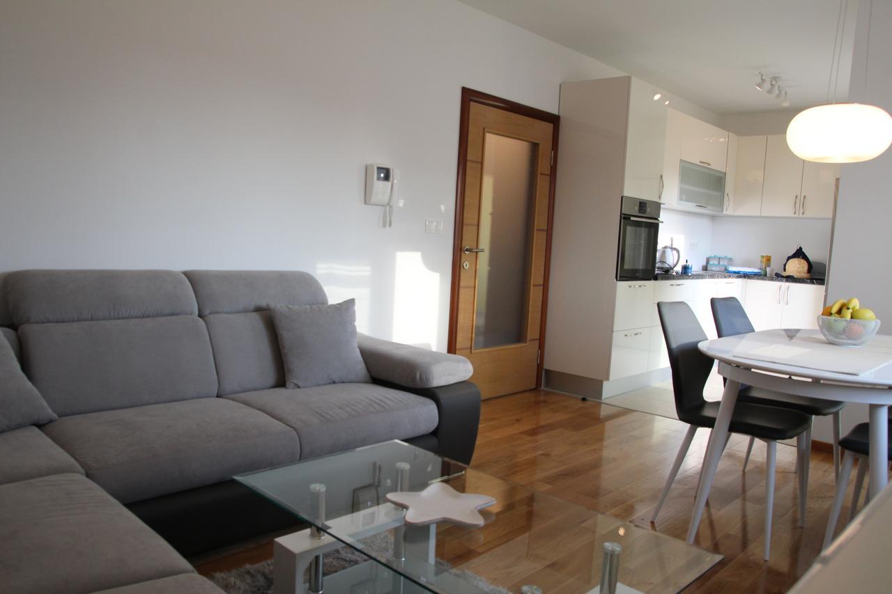 Apartment Mario Podstrana Bagian luar foto